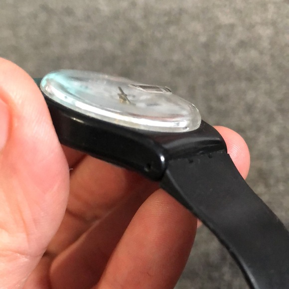 Swatch Watch Classic GB725 1999 - Picture 3 of 6